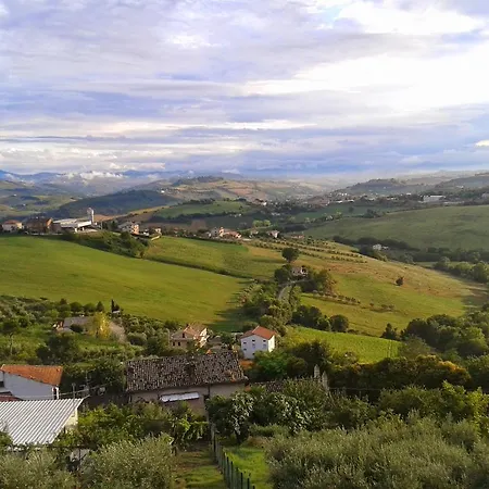 Agriturismo Le Vigne Farm stay Fermo