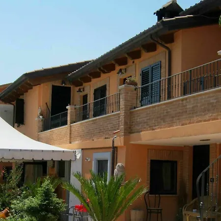 Agriturismo Le Vigne Farm stay *
